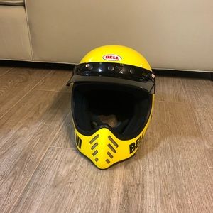 Bell Moto III Classic Helmet yellow